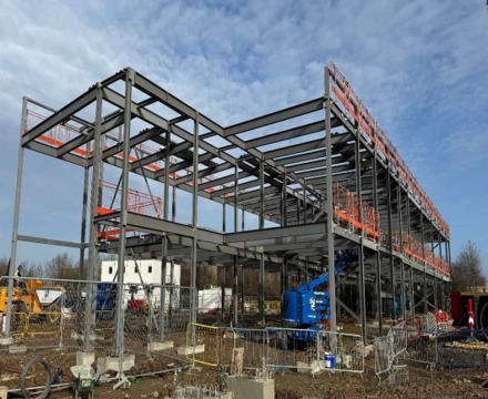 Hopescourt week 16 steel added to primary