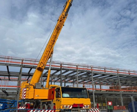 Hopescourt week 16 crane erecting sports hall